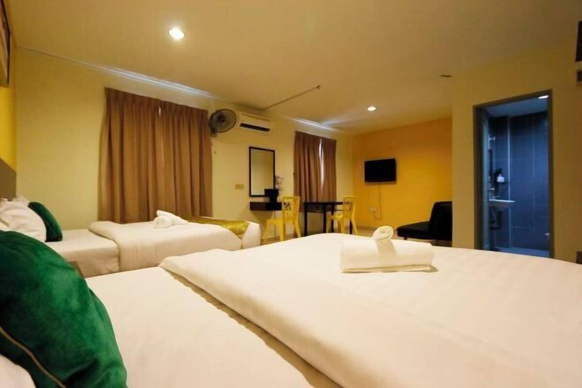 1 bedroom, desk, free WiFi, bed sheets