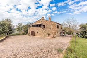 Fachada da propriedade