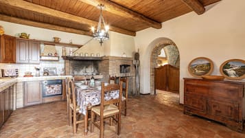 Vila Keluarga, 5 kamar tidur (Podere Stabbione Countryhouse) | Tempat makan