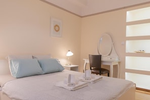 1 bedroom, iron/ironing board, free WiFi - Athens Center Apartment GTD8292 (Athens)