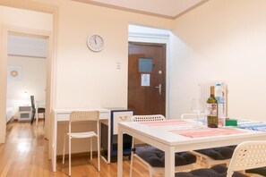 In-room dining - Athens Center Apartment GTD8292 (Athens)