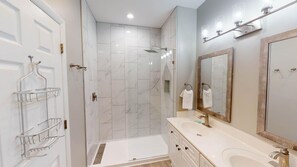 Baignoire, séchoir à cheveux