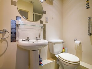 Shower - 52 Fernhill Heights (Bridport)