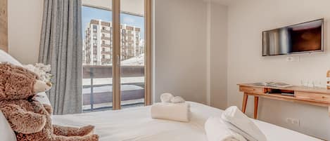 3 bedrooms, desk, free WiFi