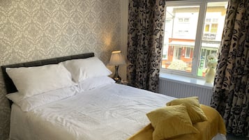 House | 6 bedrooms, iron/ironing board, free WiFi, bed sheets