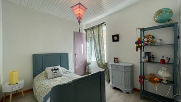 3 chambres, lit parapluie, Wi-Fi gratuit, draps fournis