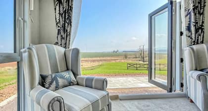 2 bedroom accommodation in Laurenkirk