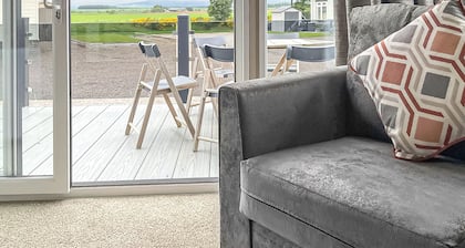 2 bedroom accommodation in Laurenkirk