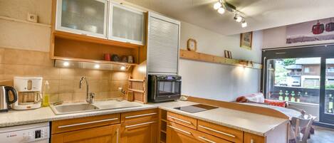 Réfrigérateur, micro-ondes, lave-vaisselle