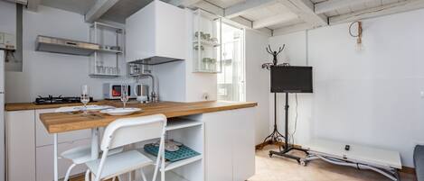 雪櫃、微波爐、爐具、多士爐