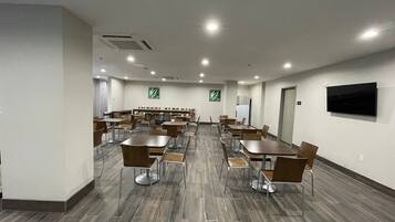 Café da manhã continental grátis todos os dias