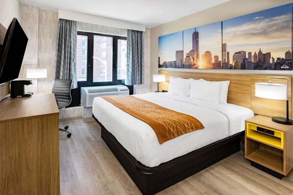 Room, 1 King Bed, Accessible, Non Smoking (Roll-In Shower) | Desk, free WiFi, bed sheets - Days Inn by Wyndham Bronx NYC (Bronx)