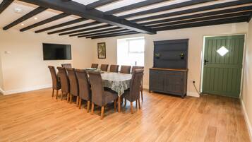 5 bedrooms, individually decorated, individually furnished, free WiFi