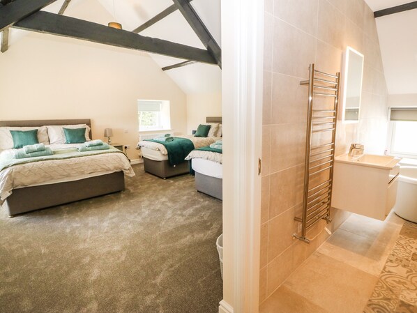 5 bedrooms, individually decorated, individually furnished, free WiFi - Trewen (Pwllheli)