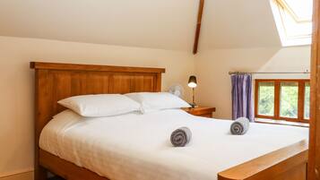 2 bedrooms, individually decorated, individually furnished, free WiFi