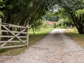 Property grounds - Dovecote (Dover)