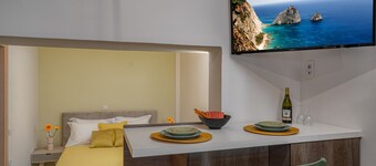 Andy & Hari's Elegant Town Studios