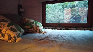 1 bedroom, WiFi (free), bed sheets