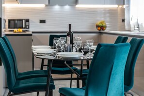 Comfort Villa | In-room dining