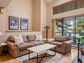 Fernseher, Kamin, Videospiele