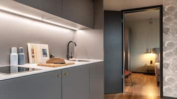 Standard Apartment, 1 Queen Bed, Kitchen (with Sofabed, Full Kitchen) | Private kitchenette | Full-size fridge, microwave, stovetop, dishwasher