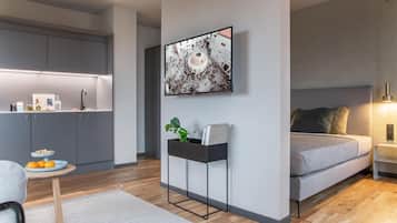 Standard Apartment, 1 Queen Bed, Kitchen (Full Kitchen) | Hypo-allergenic bedding, in-room safe, desk, laptop workspace