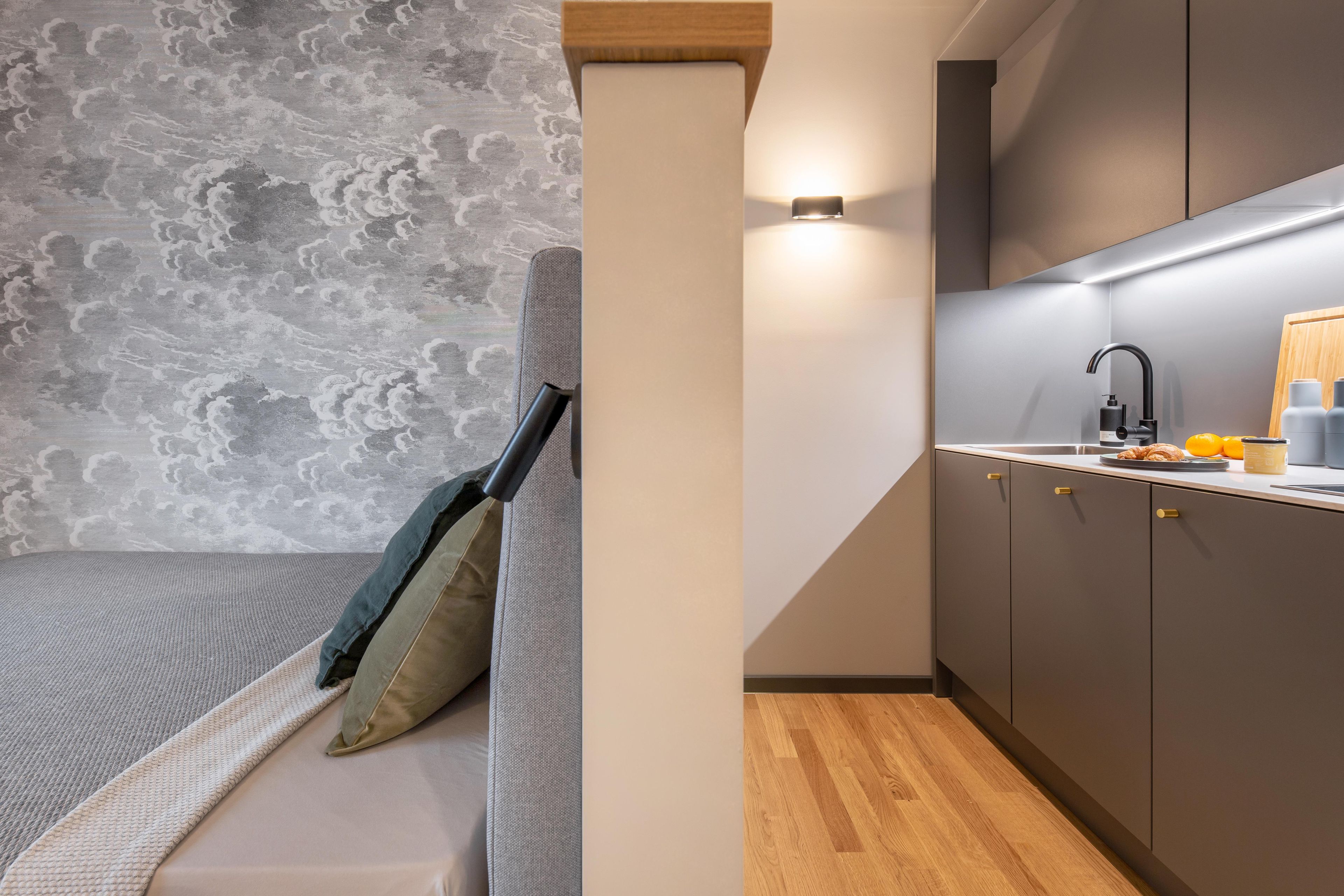 Standard Apartment, 1 Queen Bed, Kitchen (Full Kitchen)