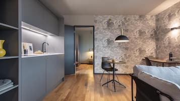 Apartamento estándar, 1 cama de matrimonio, cocina (with Sofabed, Full Kitchen) | Cocina básica privada | Frigorífico grande, microondas, placa de cocina y lavavajillas