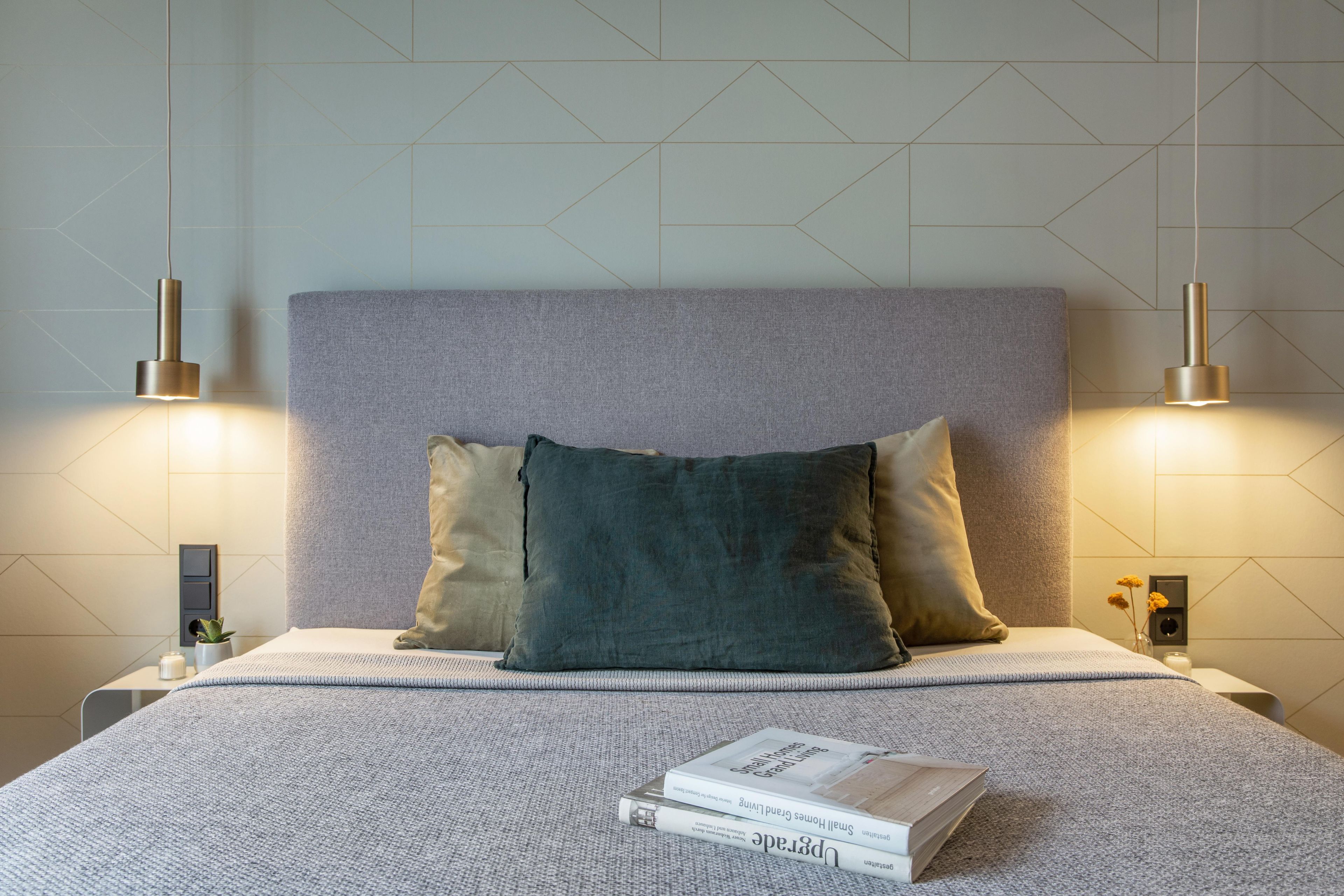 Standard Apartment, 1 Queen Bed, Kitchen (Full Kitchen) | Hypo-allergenic bedding available, in-room safe, desk, laptop workspace