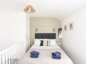 Cottage | 2 bedrooms, individually decorated, individually furnished, free WiFi - 2 The Coach House (Pentraeth)