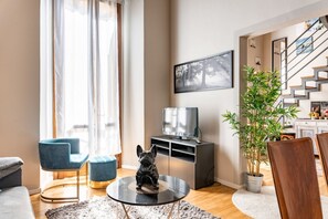 TV - GuestHost - New Fortress Lovely Duplex Apartment (Livorno)