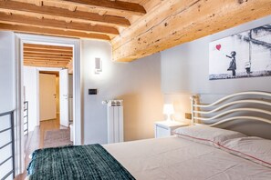 2 habitaciones, tabla de planchar con plancha, wifi y ropa de cama 