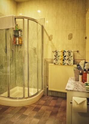 Shared bathroom - Alma Cliffe (Barnoldswick)