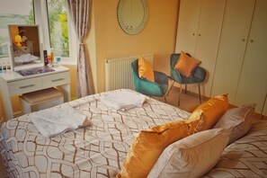 Comfort Double Room, Mountain View | Iron/ironing board, free WiFi, bed sheets - Alma Cliffe (Barnoldswick)