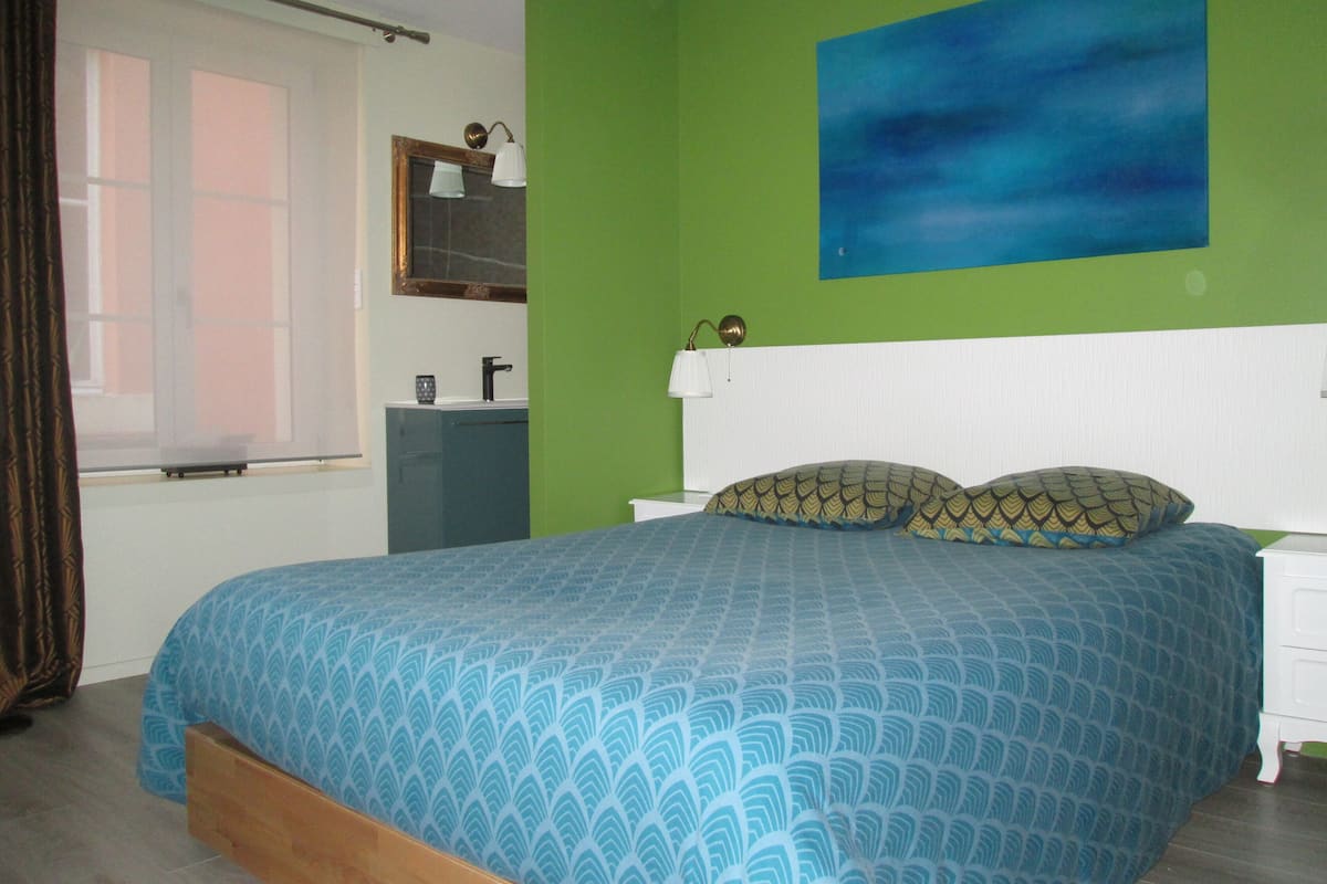 APARTMENT  VIOLET DOOR 3 STARS | 1 bedroom, WiFi (free)