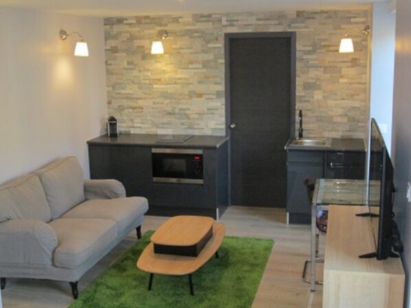 APARTMENT RED DOOR 3 STARS | Living area