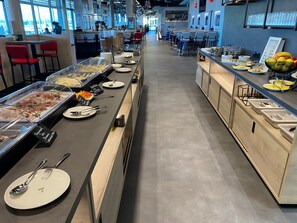 Petit déjeuner buffet compris tous les jours