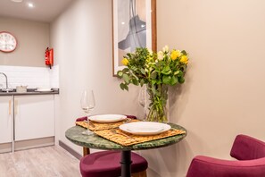 Dining - The Falcon Apartment 5 (York)
