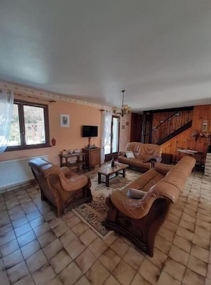 TV, fireplace, DVD player, books - La Poulette (Ancy-le-Libre)