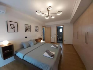 Apartment | 4 bedrooms, iron/ironing board, free WiFi