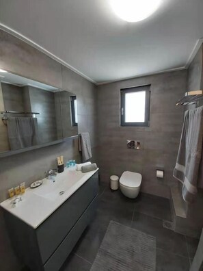 Apartment | Bathroom