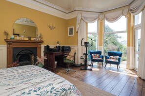 6 chambres, fer et planche à repasser, lit parapluie, Wi-Fi gratuit
