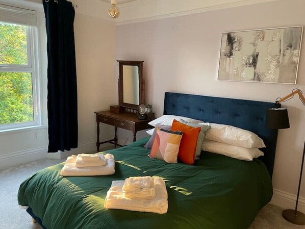 6 chambres, fer et planche à repasser, lit parapluie, Wi-Fi gratuit