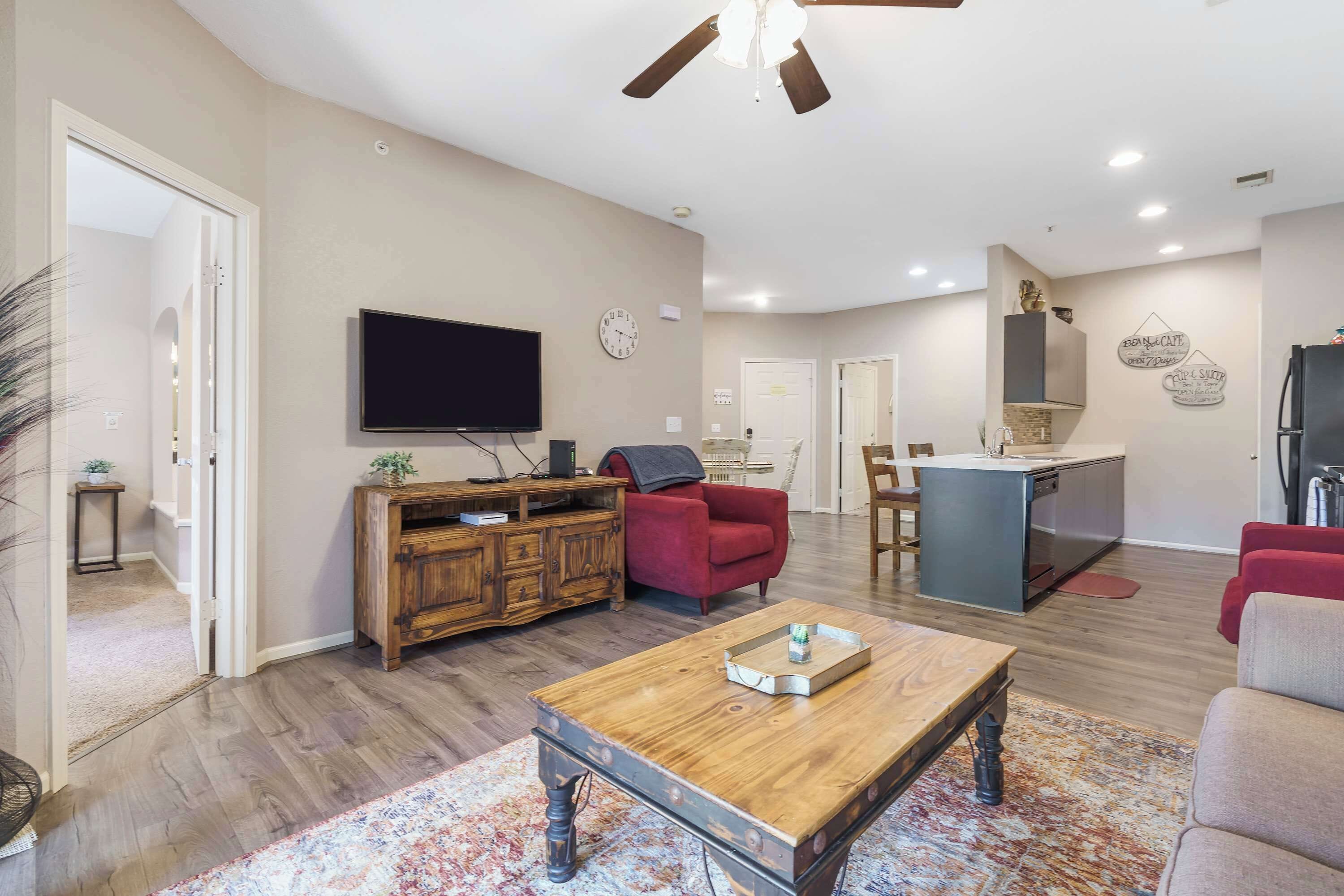 Condo, Multiple Beds, Patio, Golf View (Holiday Ridge Escape) | Living area | 42-inch flat-screen TV with digital channels