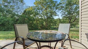Condo, Multiple Beds, Patio, Golf View (Holiday Ridge Escape) | Outdoor dining