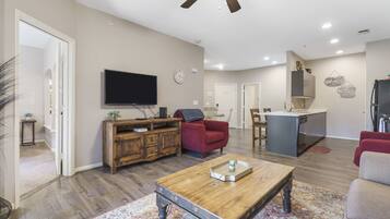 Condo, Multiple Beds, Patio, Golf View (Holiday Ridge Escape) | Living room | 42-inch flat-screen TV with digital channels
