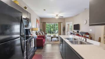 Condo, Multiple Beds, Patio, Golf View (Holiday Ridge Escape) | Interior