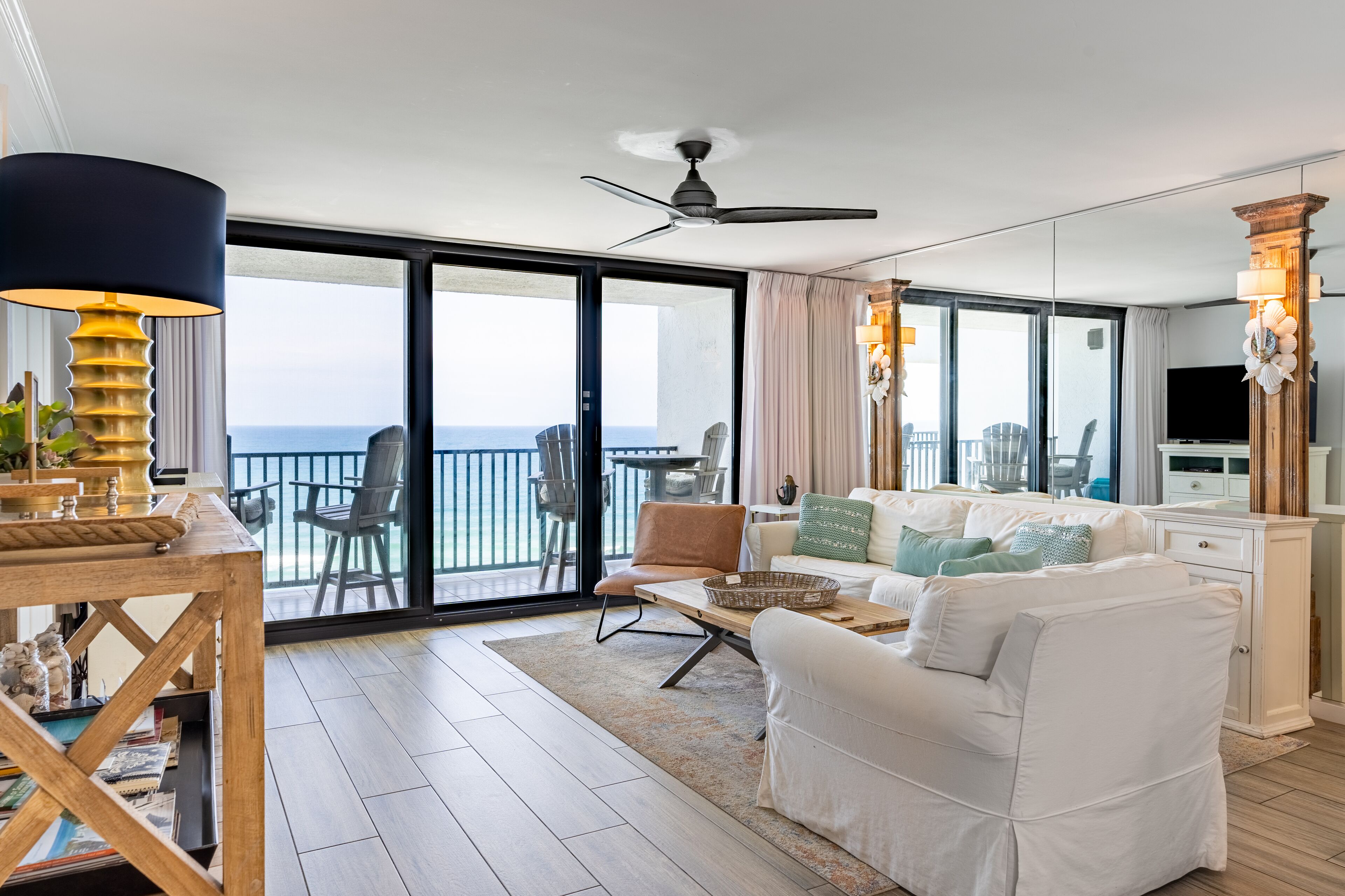 1 Incredible View by AvantStay | Emerald Coast Views on Beach!