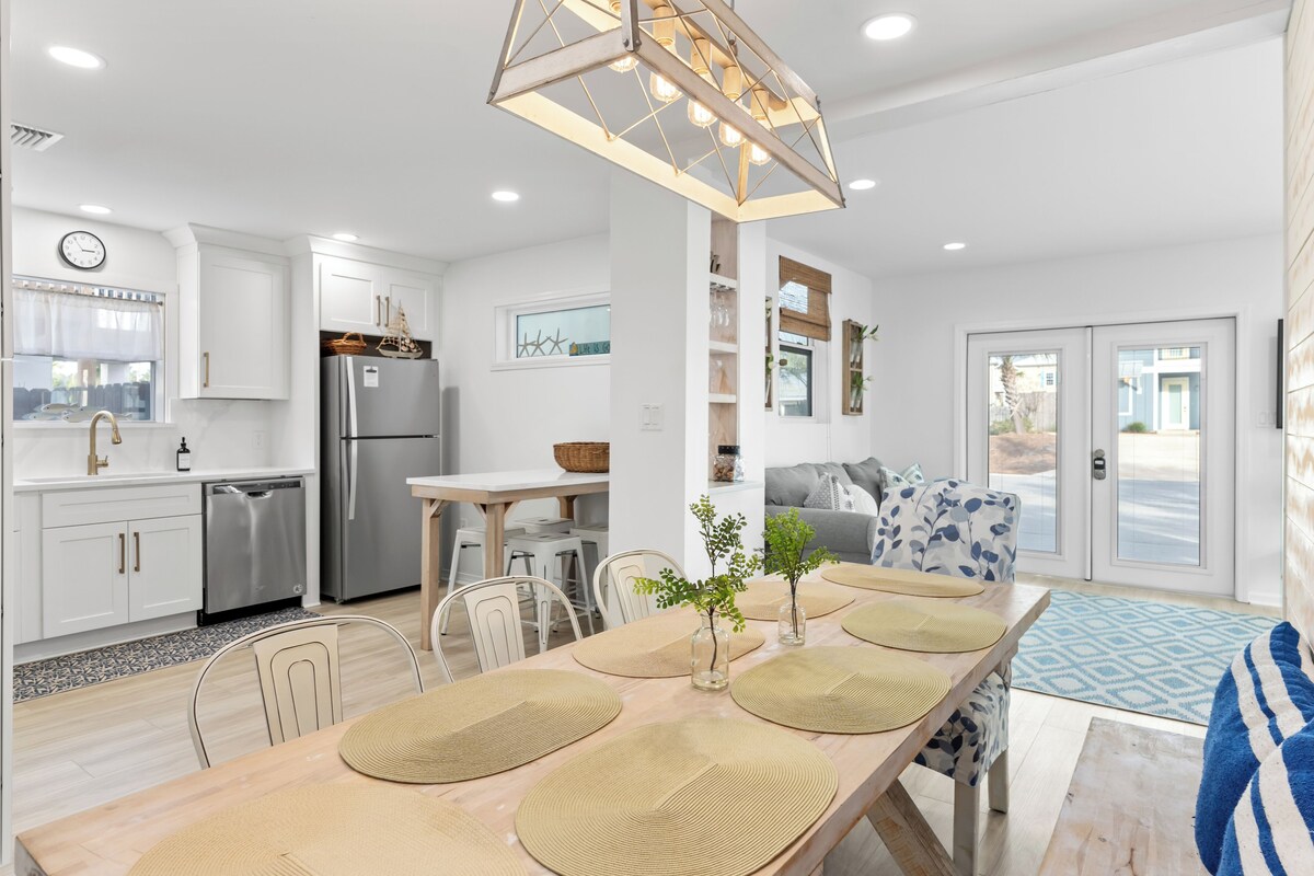 Photo 11 of Destin Dolphin by AvantStay | 2 Mins To Beach w/Pool & Outdoor Entertaining Area