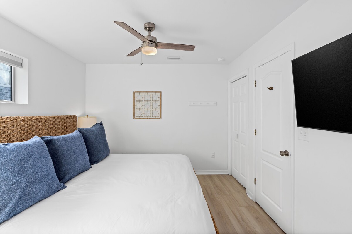 Photo 16 of Destin Dolphin by AvantStay | 2 Mins To Beach w/Pool & Outdoor Entertaining Area